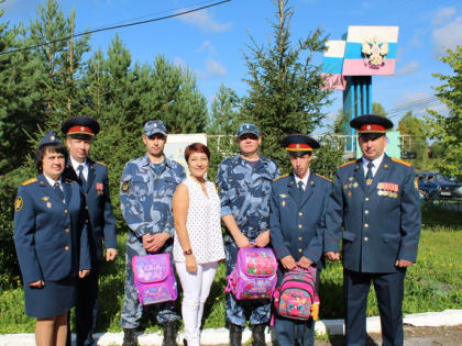Сотрудники ИК-4 приняли участие в акции «Скоро в школу»