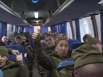 «Наконец-то возвращаемся». Нижегородцев спасли из плена ВСУ