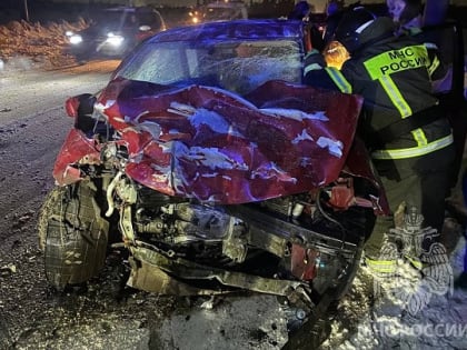 Водитель пострадал при лобовом столкновении двух иномарок в Дзержинске