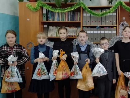 В благочинии проходит акция «Подарим детям Рождество!»