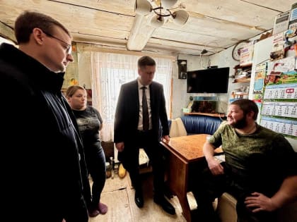 Андрей Гнеушев провел выездное заседание региональной межведомственной комиссии по поддержке участников СВО