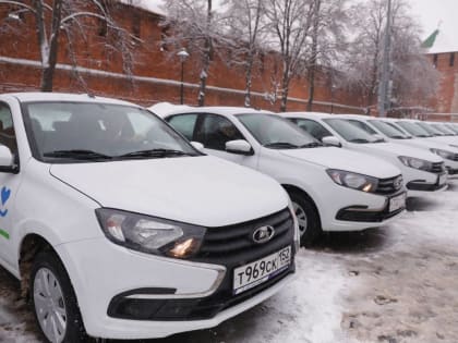 59 новых легковых автомобилей вручили медицинским организациям шести муниципалитетов Нижегородской области