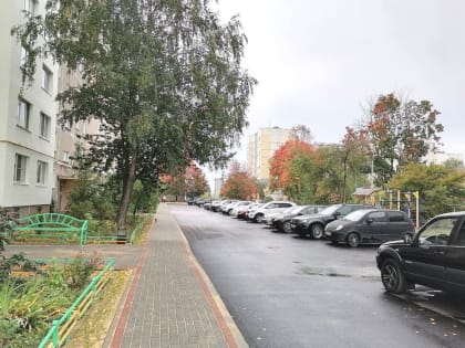 ​Двор дома № 11 в м-оне Центральный благоустроен