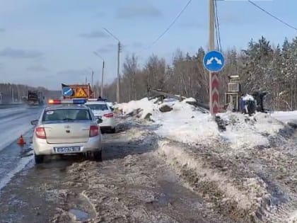 Ребенок пострадал при наезде Hyundai на столб в Дзержинске 8 марта
