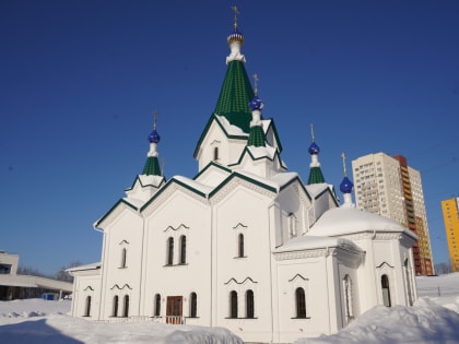 Митрополит Георгий совершил литургию Преждеосвященных Даров в нижегородском храме в честь блаженной Матроны Московской