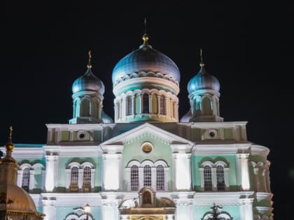 Митрополит Георгий совершил монашеский постриг трех насельниц  Свято-Троицкого Серафимо-Дивеевского монастыря