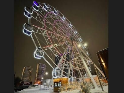 Колесо обозрения временно остановилось на Сенной в Нижнем Новгороде