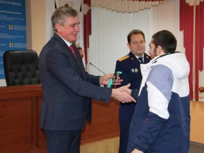 В Сергаче детям-сиротам вручили ключи от квартир