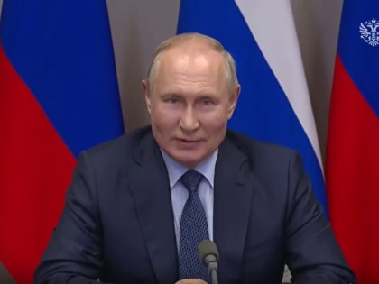 «Надо подумать». Путин заинтересовался нижегородским аэропортом