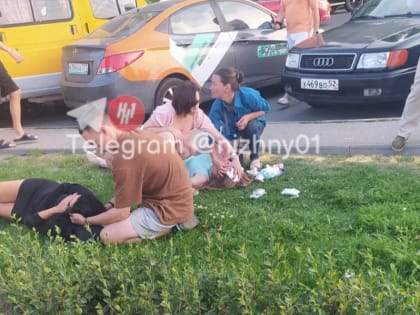 Три человека пострадали в массовом столкновении автомобилей на Нижне-Волжской набережной