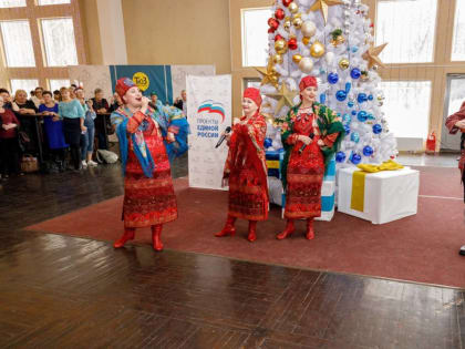 Более 200 активистов старшего поколения приняли участие в «Крещенских гуляниях» в нижегородском ТЮЗе