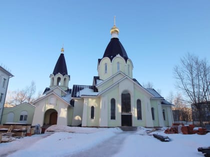 В строящейся Ильинской церкви Серафимовской православной гимназии Воскресенского благочиния освящены две иконы