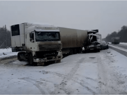Массовое ДТП с двумя пострадавшими случилось в Володарском районе