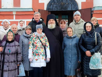 Прихожане храма села Красное Арзамасского района совершили паломничество в Санаксарский монастырь