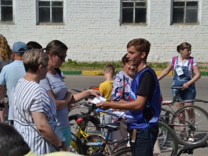 Волонтеры «Единой России» рассказали жителям Ардатова о том, что будет сделано в поселке в рамках партпроекта «Городская среда»