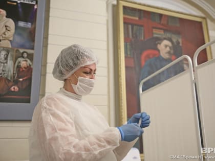 Специалисты рекомендуют сделать прививку от клещевого энцефалита