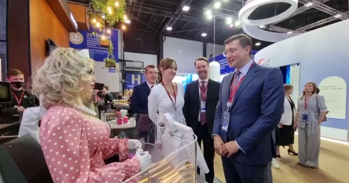 Дуняша робот буфетчица. Кофейня дуняша. Кибер-кафе дуняша в нижнем новгороде. Кафе дуняша нижний новгород с роботом. Дуняша робот буфетчица нижний новгород.