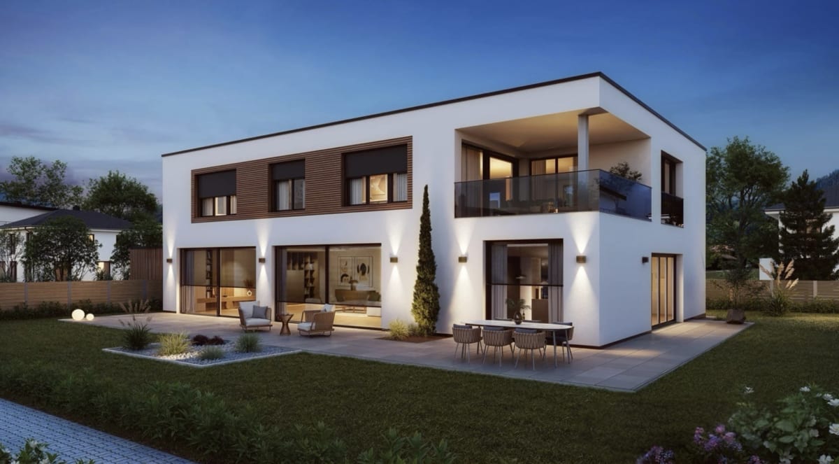 Modernes Wohnhaus mit neuen Fenstern und außenliegendem Sonnenschutz