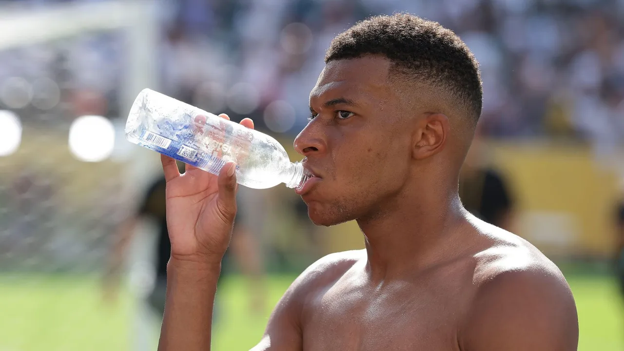 FIFA Yapiga Marufuku Chupa za Maji za Plastiki Kwenye Kombe la Dunia 2026