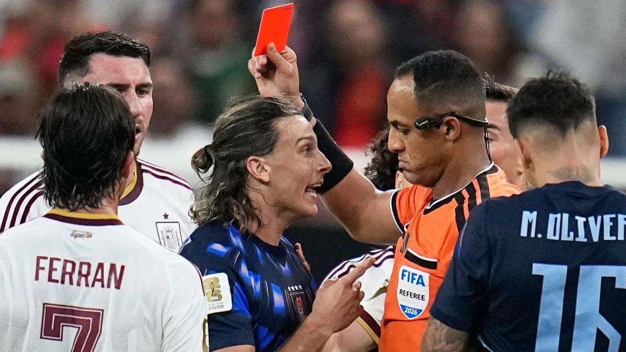 Uruguay yaaga Kombe la Dunia baada ya kosa la Muslera kuwapa ushindi Hispania