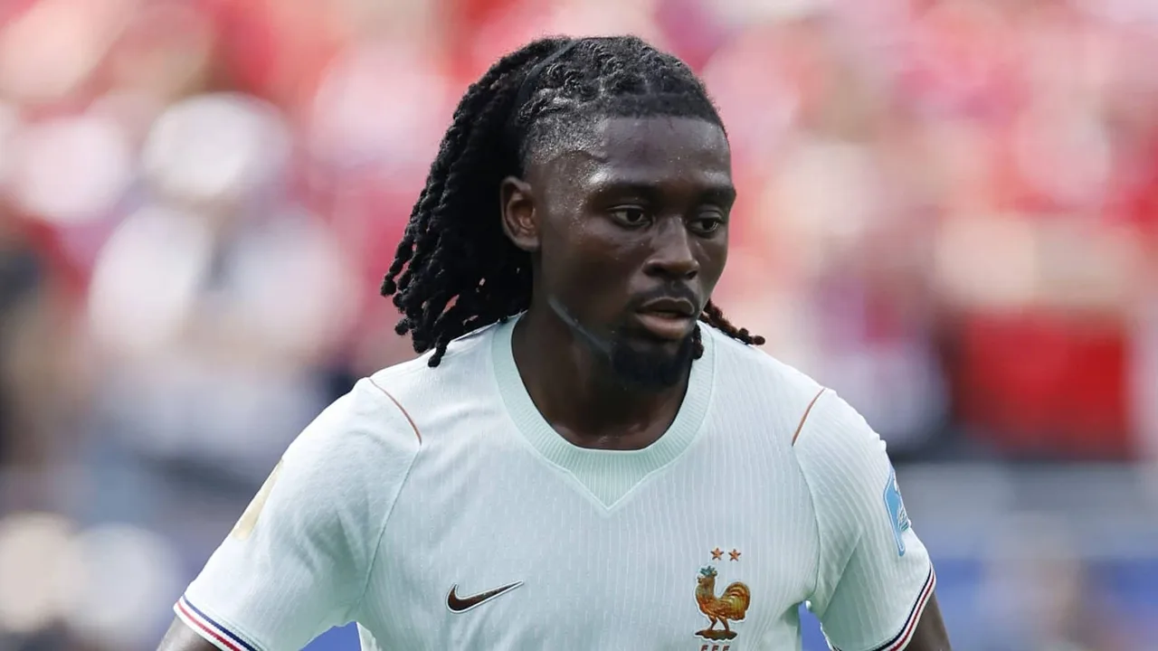 Manchester United yapata mwanya wa kumsajili Manu Kone kutoka Roma