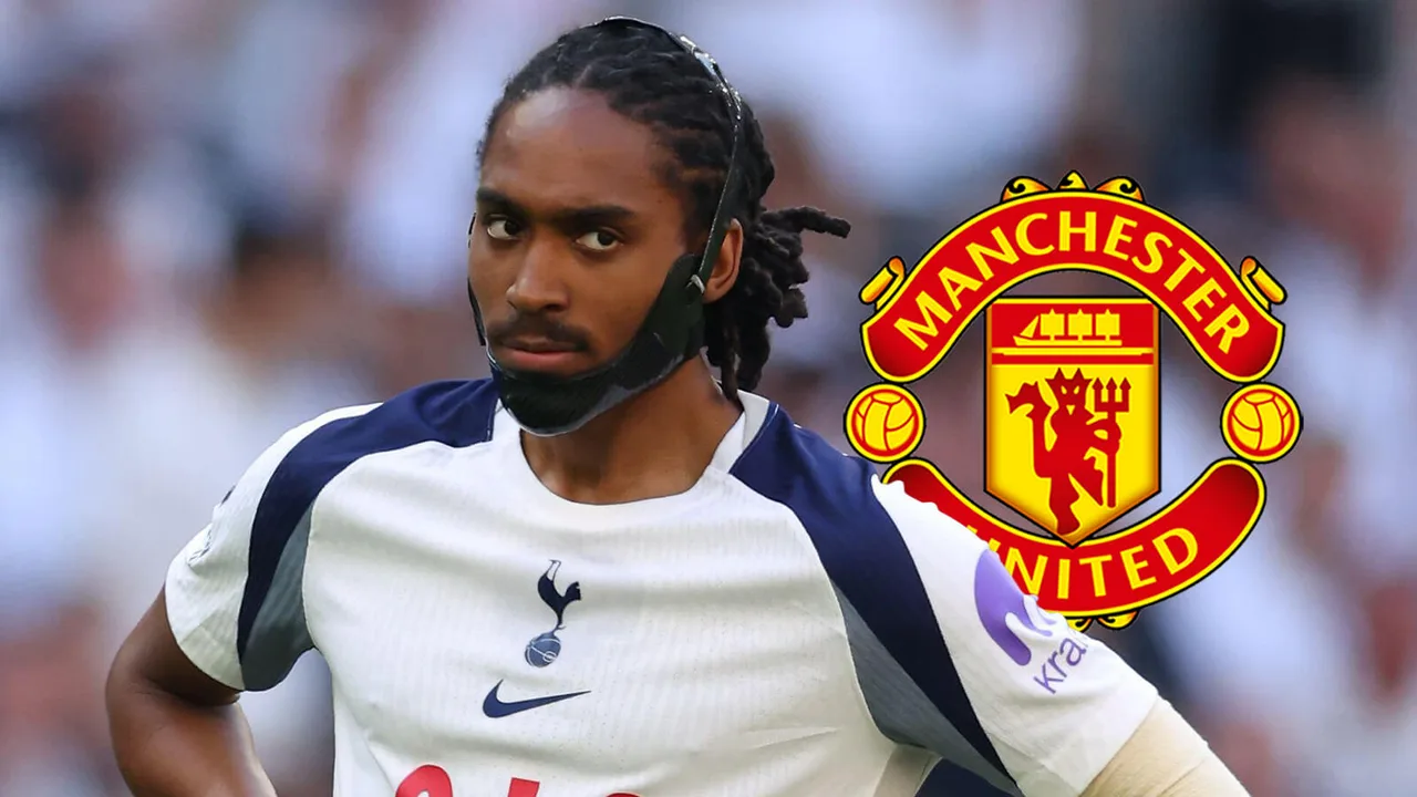 Djed Spence atolewa ofa kwa Manchester United na Liverpool