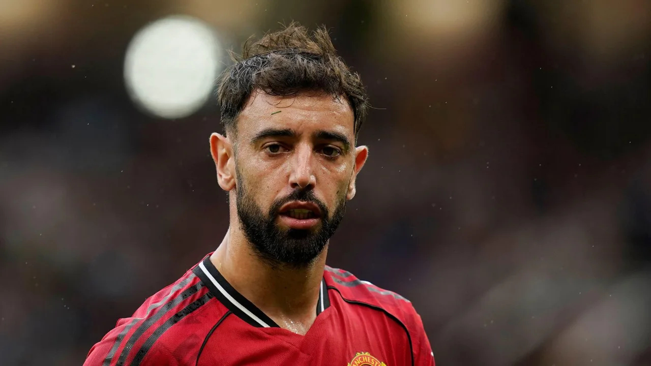 Manchester United yazuia jaribio la Galatasaray kwa Bruno Fernandes