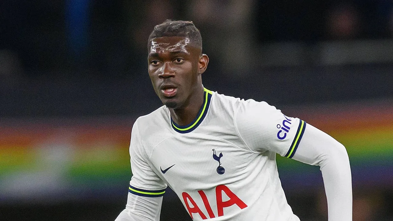 Chelsea yapewa nafasi ya kumsajili Yves Bissouma kama mchezaji huru