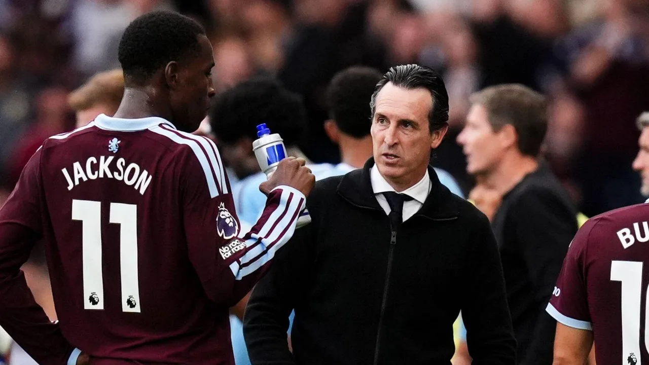 Nicolas Jackson wa Aston Villa apata wakati mgumu baada ya kauli nzito ya Jason Cundy