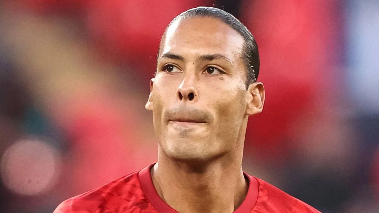Virgil van Dijk aamua kuendelea na timu ya taifa, Liverpool wapasua kichwa
