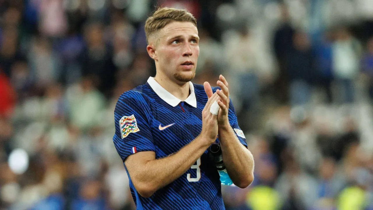 Liverpool Yamtazama Adrien Truffert kwa Pauni Milioni 60