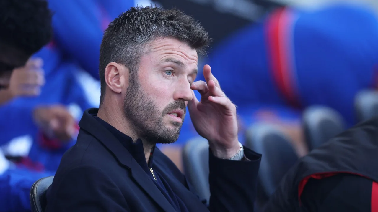 Carrick: Buu za Old Trafford Zinaumiza, lakini INEOS Haipangi Kumtimua
