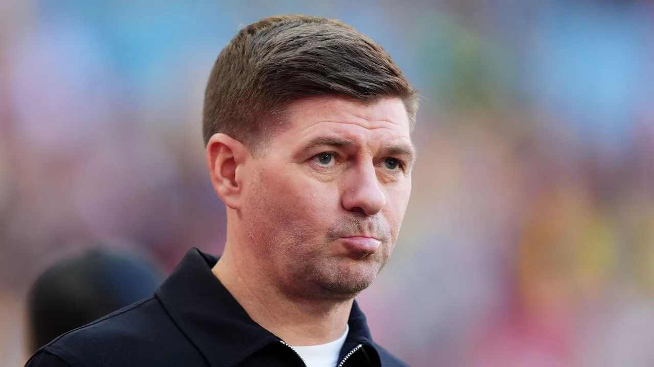Gerrard aitilia shaka nafasi ya Andrey Santos Manchester United