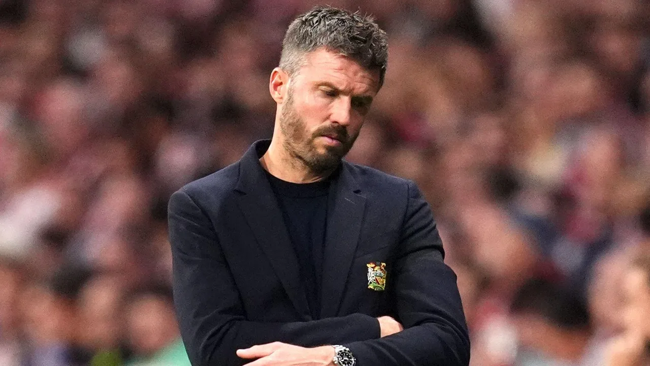 Carragher amkosoa Carrick na Martinez baada ya mwanzo mbaya wa Man United