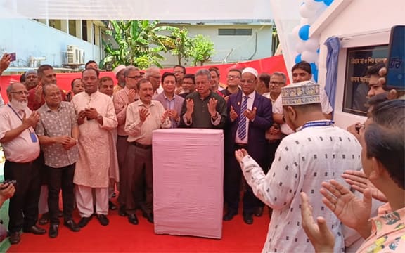 রাজনৈতিক হস্তক্ষেপে অনেক শিক্ষা প্রতিষ্ঠান ক্ষতিগ্রস্ত হয়েছে