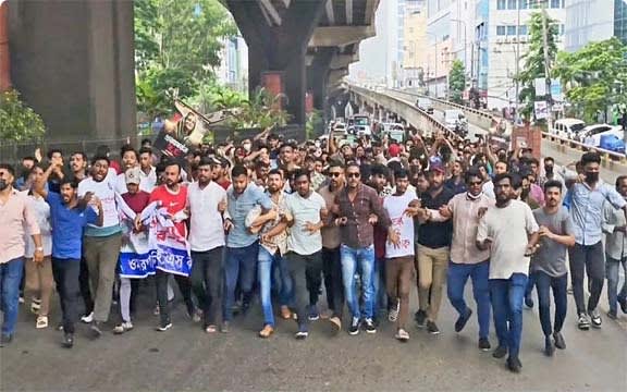 চট্টগ্রামে হঠাৎ শক্তি দেখাচ্ছে নিষিদ্ধ ছাত্রলীগ!