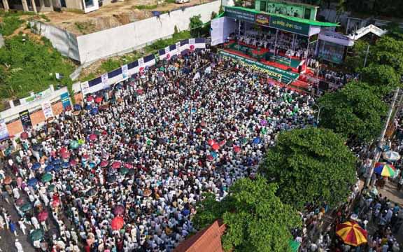 চট্টগ্রামে ১১ দলের সমাবেশে কানায়-কানায় পূর্ণ লালদিঘীর মাঠ