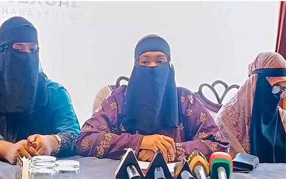 দলীয় পদের লোভে মদের বারে তরুণী, যৌন হয়রানির অভিযোগ