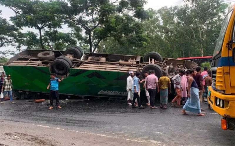 চট্টগ্রামে পৃথক সড়ক দুর্ঘটনায় নিহত ২, আহত ৬