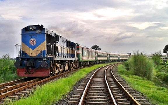ব্রিটিশদের আইনে আর চলবে না রেল!!
