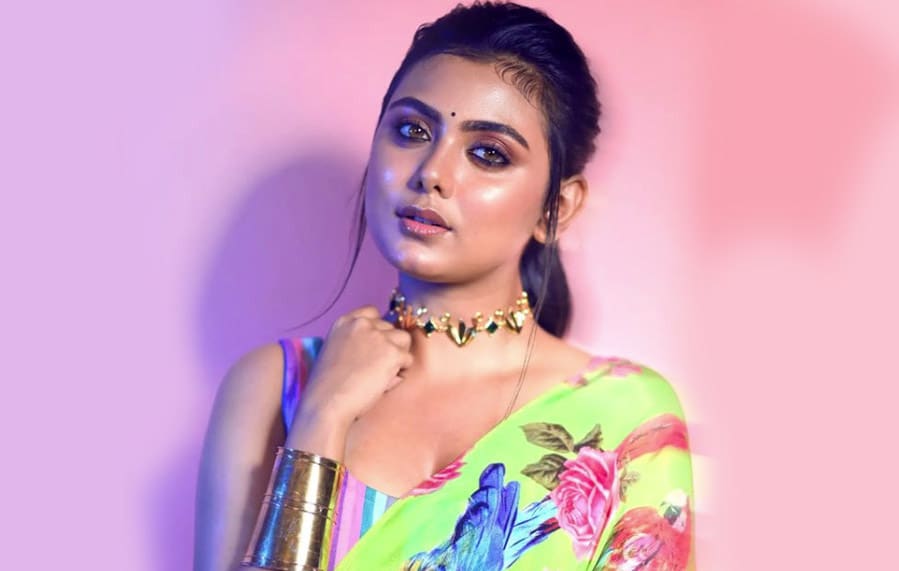 অপু-বুবলীর পর এবার শাকিব খানের নতুন শিকার ইধিকা পাল