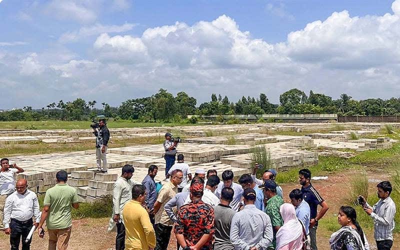 ক্রিকেট স্টেডিয়ামকে ঝুঁকিতে ফেলে এলপিজি টার্মিনাল বানাচ্ছে বিপিসি!