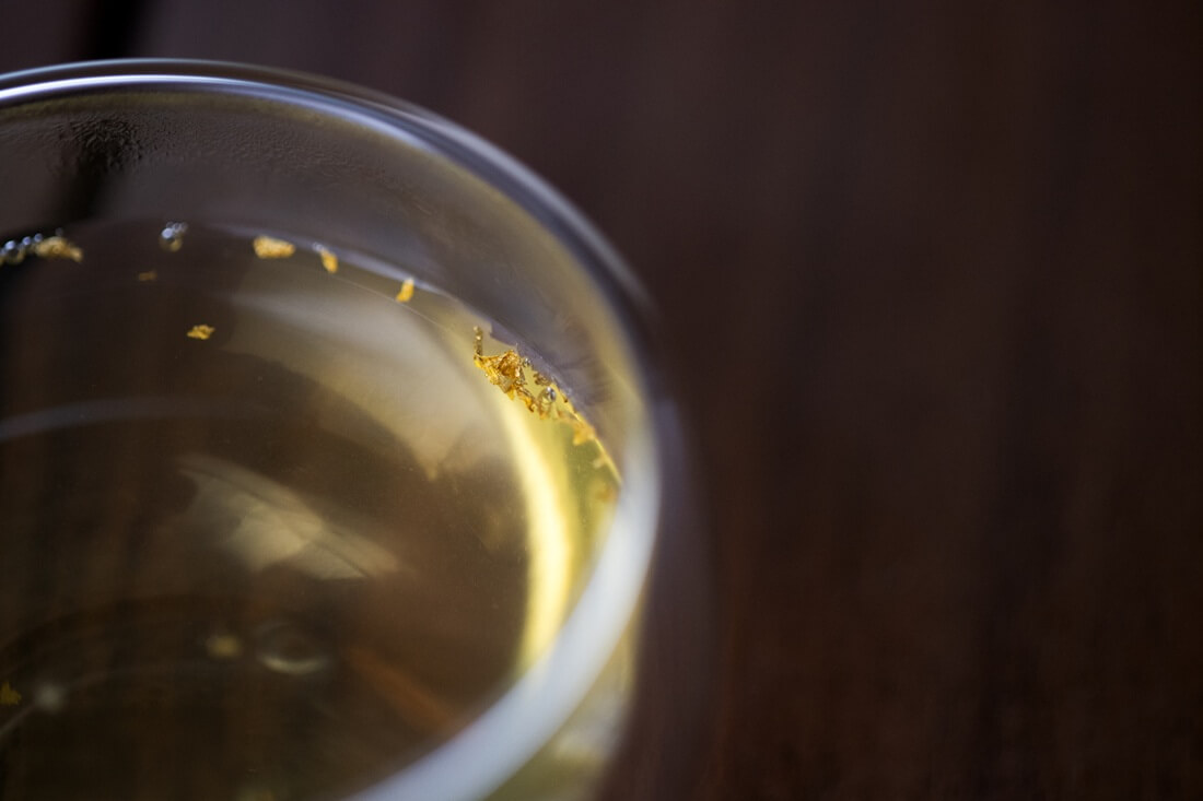 Banks Tea, Premium English Tea Gallery Photo - Gold Tea Brewing
