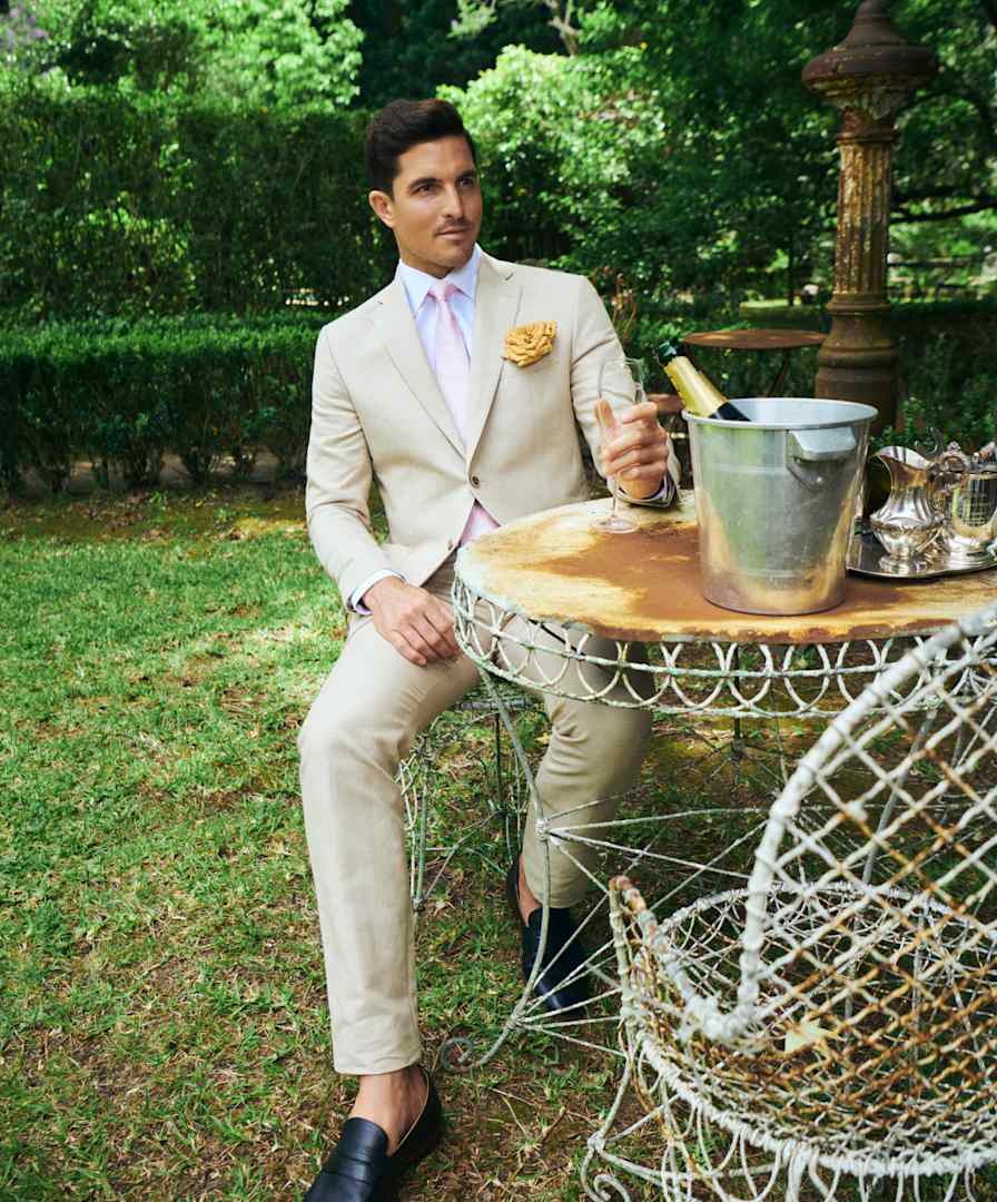 What To Wear To A Destination Wedding: Summer Outfits For Men