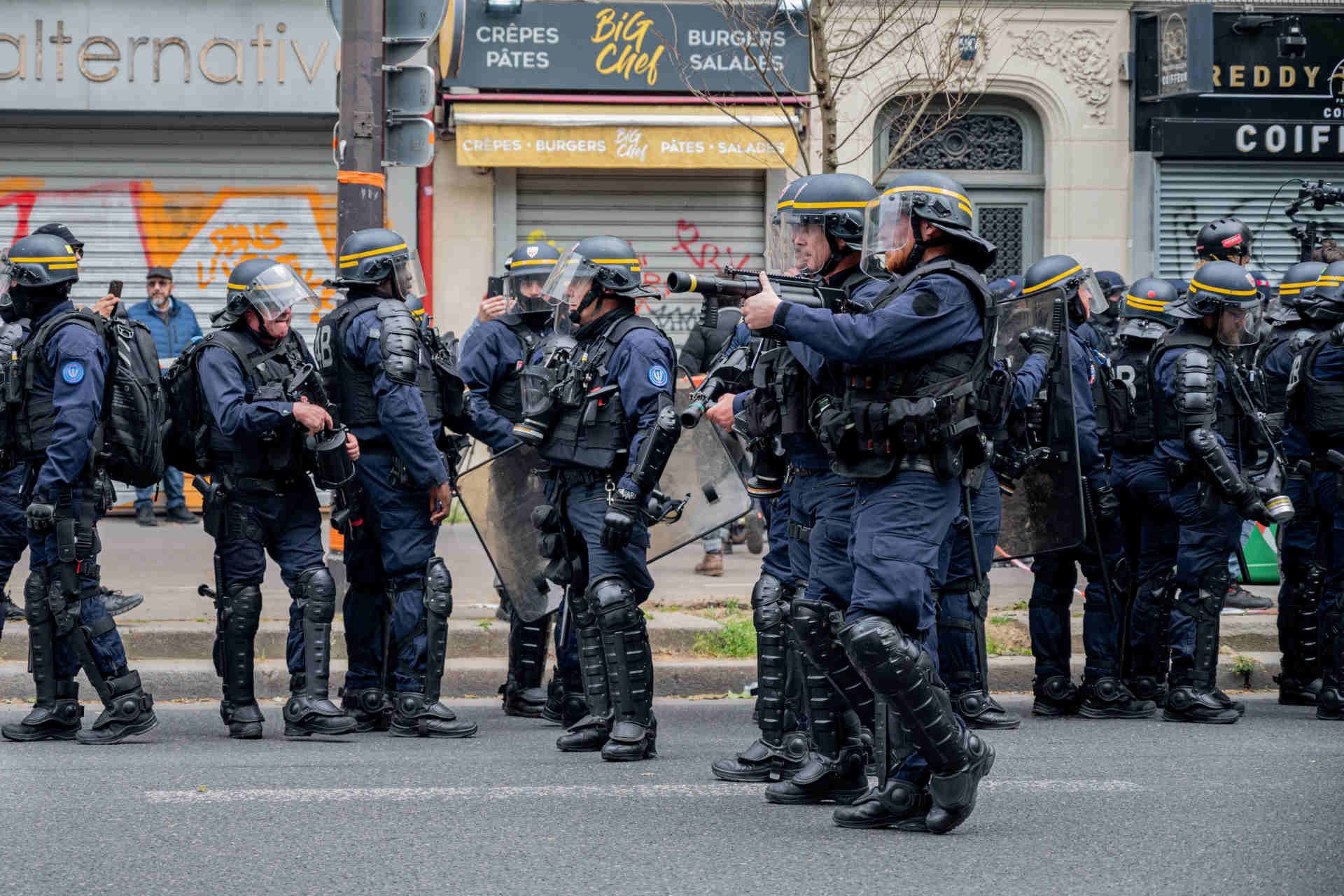 gas cs polizia italia.jpg