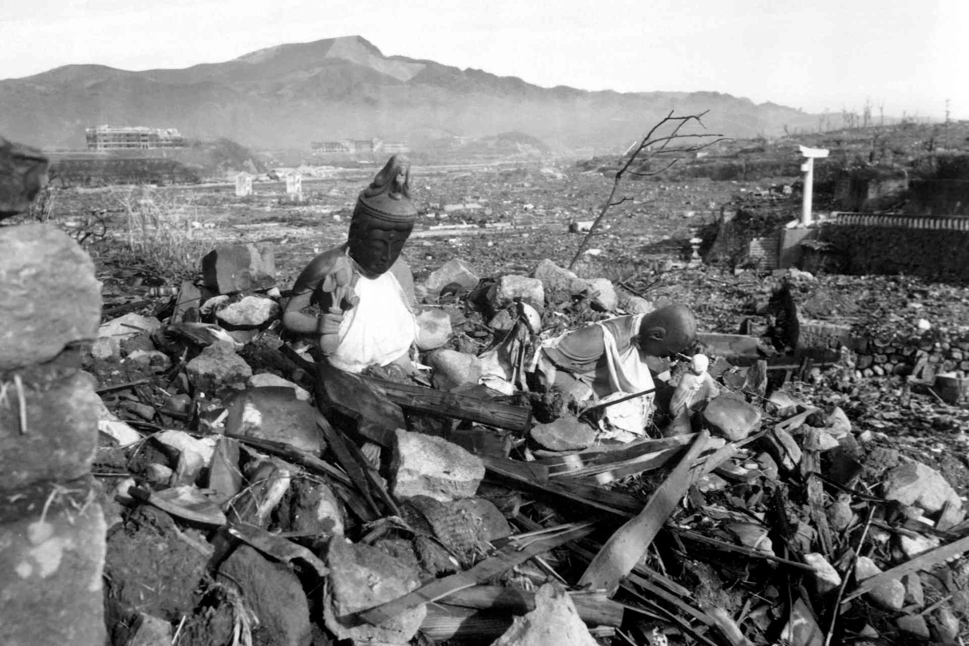 Nagasaki_temple_destroyed.jpg