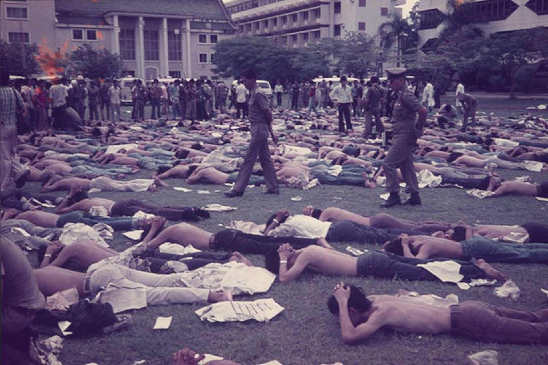 studenti thailandia 6 ottobre.jpg