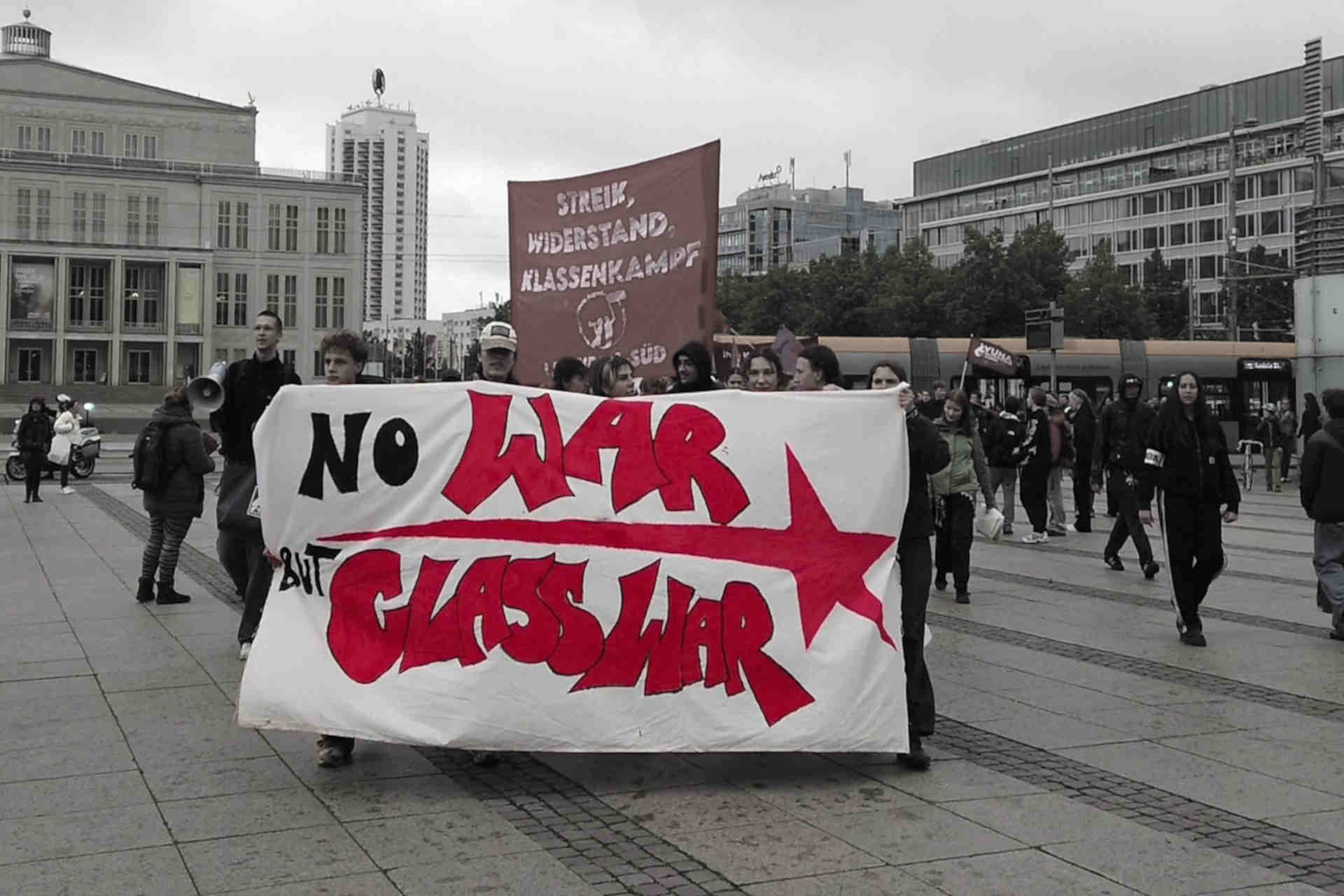 no war but class war.jpg