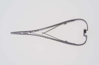 Ligature Plier with Notch Tip (Mathieu style)