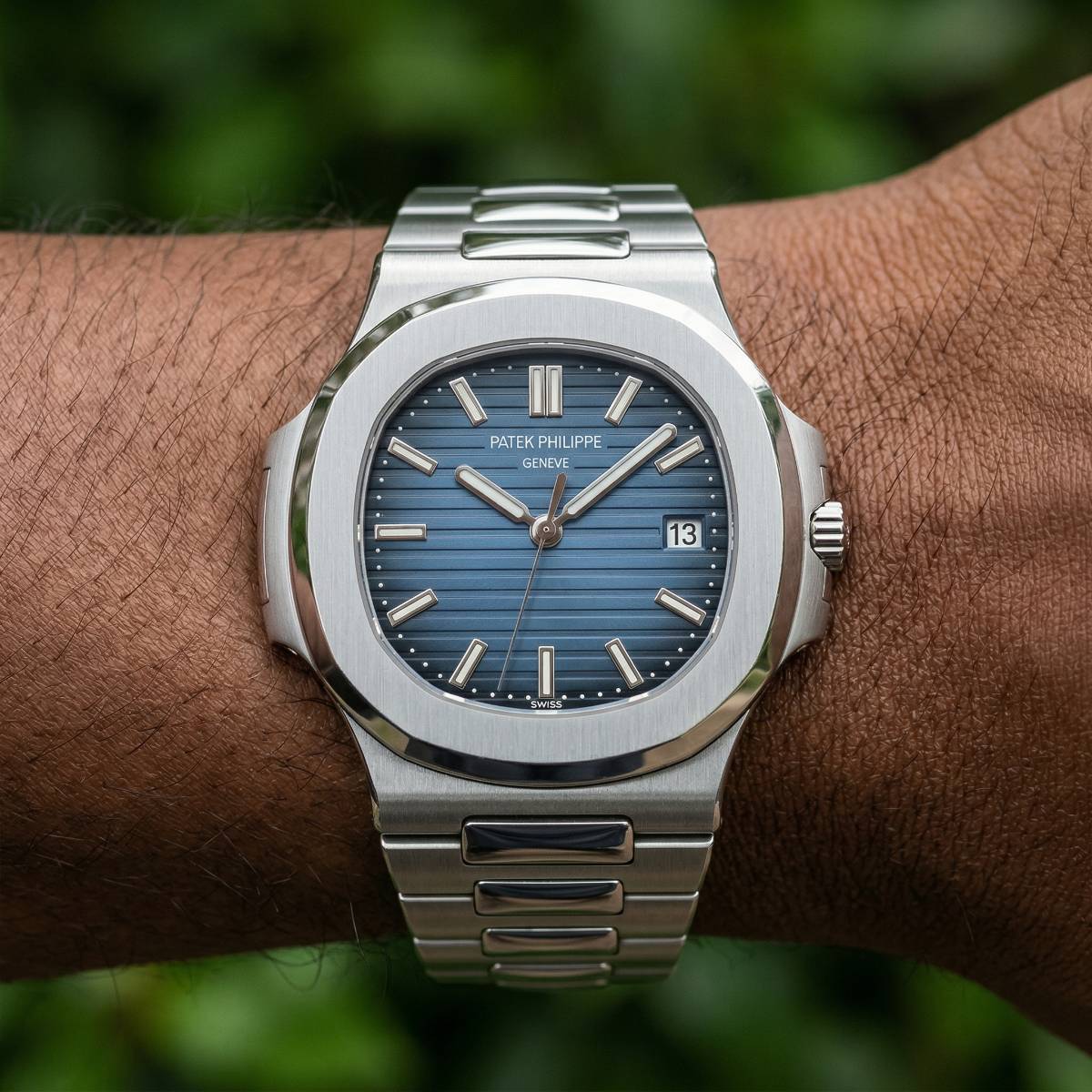 Patek philippe Nautilus Blue Gradient 40 view 2